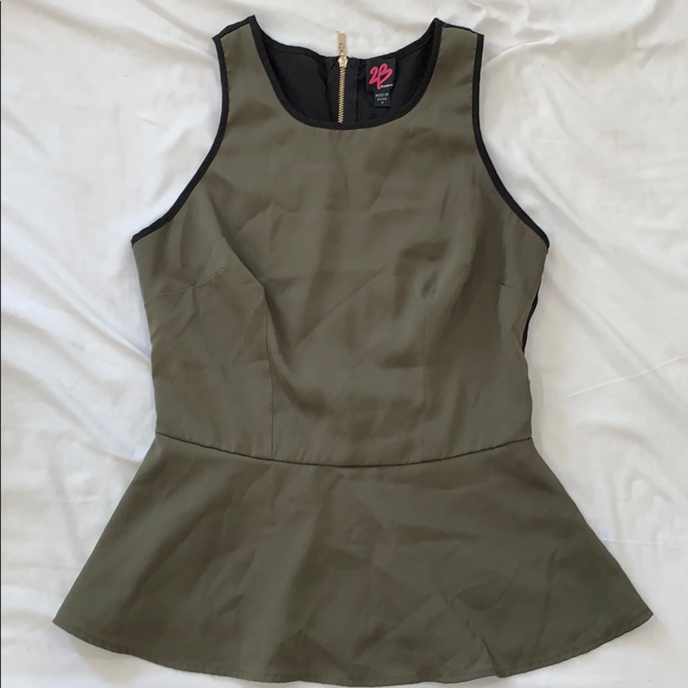 2B Bebe Peplum Top - Small
